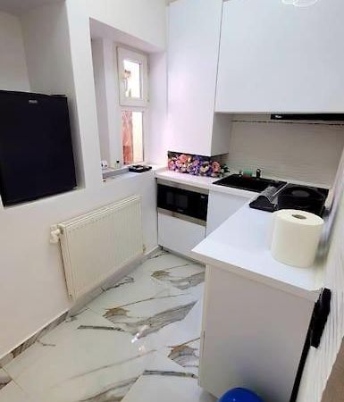 Modern Studio At Unirii Букурещ Екстериор снимка
